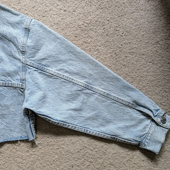 ZARA Lightwash Cropped Distressed Denim Jacket Small - Picture 7 of 11